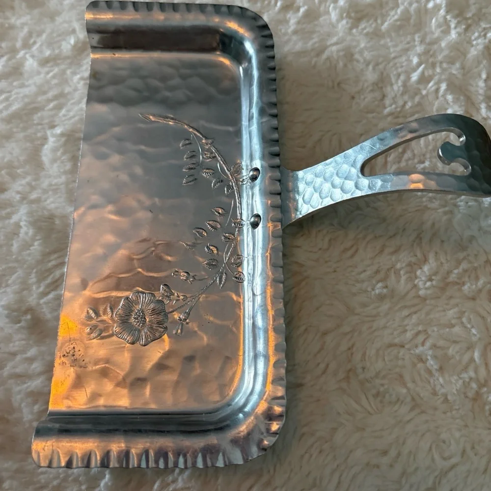 Continental Silver Co. Vintage Brilliantone Aluminum Silent Butler (crumber)